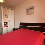 Ba000-17f 4 Pièces - 6 Couchages Barbâtre