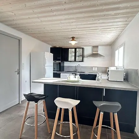 Ba000-17f 4 Pièces - 6 Couchages Barbâtre